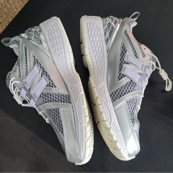 NWOB The Basement x New Balance 1906R Men's 6 Grey Silver Collab Unique Metallic - Picture 4 of 9